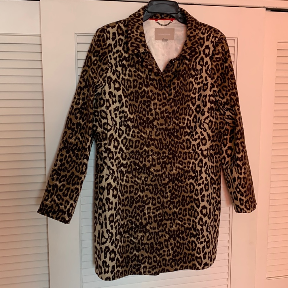 Leopard print jacket, with poly lining. L